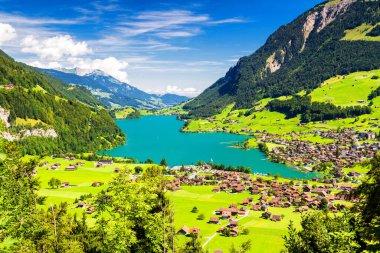 Brunig Geçidi, İsviçre 'den Lungern Gölü Vadisi