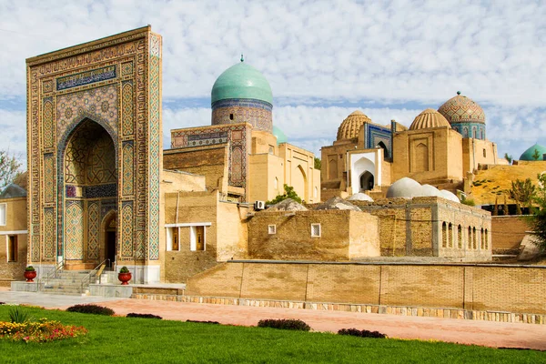 萨马尔肯德 乌兹别克斯坦伊斯坦布尔 2015年8月14日 Shah Zinda Memorial Complex Necropolis Samarkand Uzbekistan — 图库照片