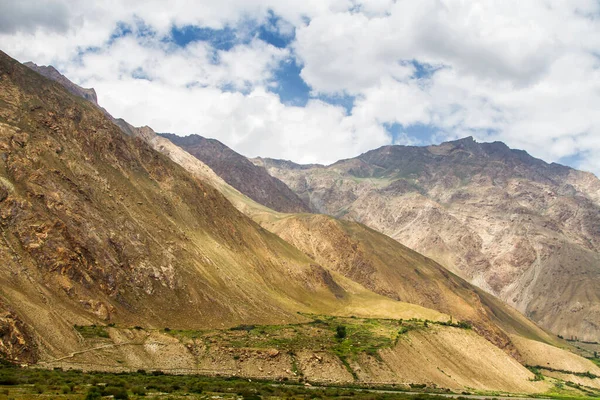 Wakhan Coridor Dividido Por Río Panj Amu Darya Junto Autopista —  Fotos de Stock