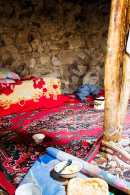Tacik Pamir Dağları, Tacikistan, Orta Asya 'daki Çoban Kulübesi' nde.