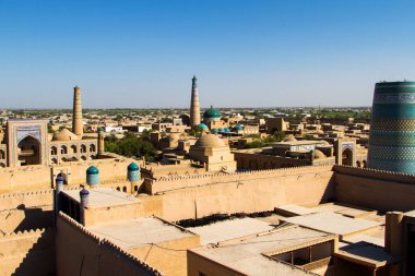 Khiva 'nın panoramik manzarası (Chiva, Heva, Xiva, Chiwa, Khiveh) - Xorazm Eyaleti - Özbekistan - Orta Asya' nın ipek yolu üzerindeki kasaba