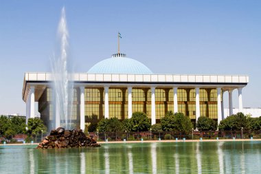 Özbekistan 'ın başkenti Taşkent' teki Oliy Majlis (Meclis) binası, Orta Asya