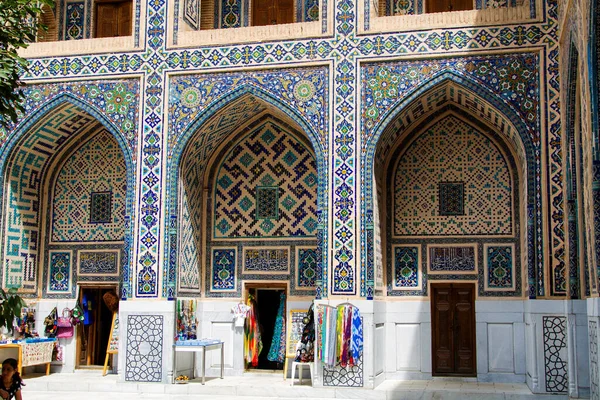 Los Coloridos Adornos Azulejos Son Tradicionales Para Las Mezquitas Madrasas — Foto de Stock