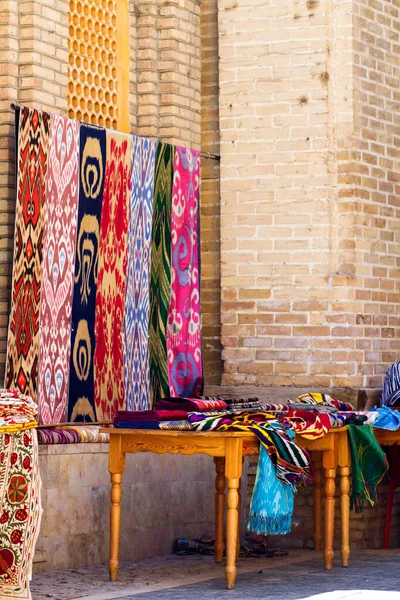 Syal Sutra Tradisional Sebuah Pasar Bukhara Uzbekistan Asia Tengah — Stok Foto