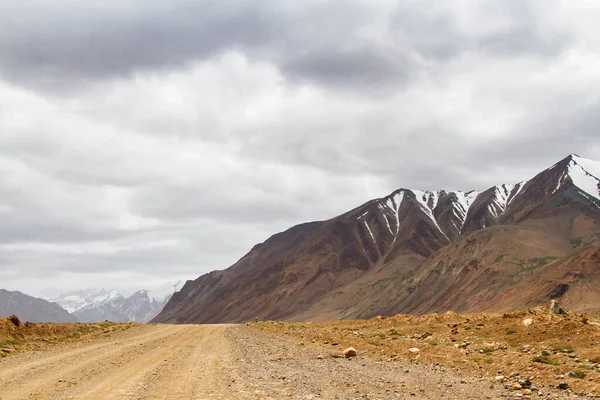 ทางหลวงแพมเพ ถนนผ าไหมมาร โปโลค Gorno งหว Badakhsan ทาจ สถาน นทร — ภาพถ่ายสต็อก