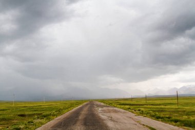 Pamir otoyolu. Marco Polo ipek yolu. Gorno Badakhsan ili, Tacikistan. Orta Asya Pamir Anayolu Kırgızistan 'dan Murghab' a Wakhan Vadisi 'nden Khorog' a oradan da Dushanbe 'ye gider..
