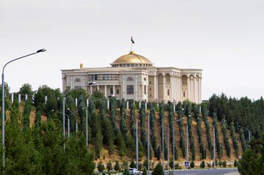 Dushanbe 'deki Uluslar Sarayı, Tacikistan, Orta Asya Antik İpek Yolu üzerinde. Bina aynı zamanda başkanlık sarayı. Ziyaret edilen ileri gelenlerin yeri.