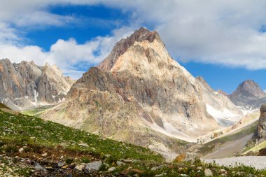 Yazın, Tacikistan, Orta Asya 'daki Fan Dağları' nın Dağ Manzarası