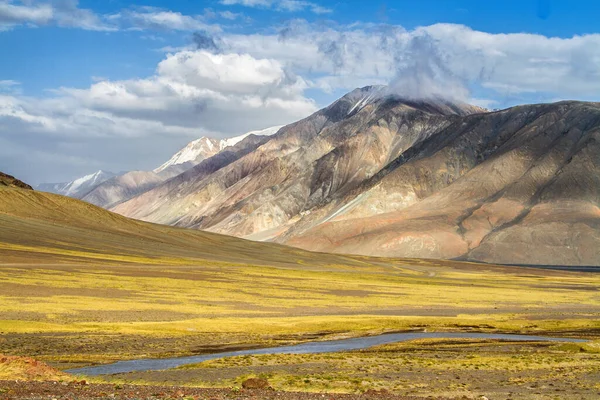 ทางหลวงแพมเพ ถนนผ าไหมมาร โปโลค Gorno งหว Badakhsan ทาจ สถาน นทร — ภาพถ่ายสต็อก