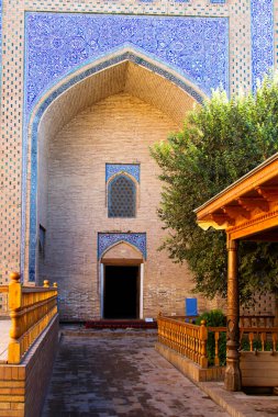Itchan Kala, Khiva, Özbekistan, Orta Asya 'daki antik bir caminin bahçesinde.