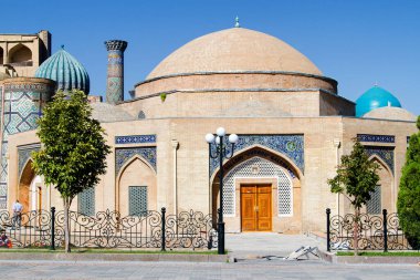 Uzaktan Semerkant, Özbekistan, Orta Asya 'daki Registan' a bak