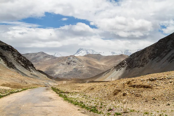 ทางหลวงแพมเพ ถนนผ าไหมมาร โปโลค Gorno งหว Badakhsan ทาจ สถาน นทร — ภาพถ่ายสต็อก