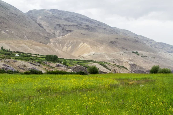 Wakhan Coridor Rozděleno Řekou Panj Amu Darya Vedle Dálnice Pamir — Stock fotografie