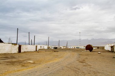 Murghab (Murghob), Karakul, Pamir dağları, Gorno Badakhshan Özerk Bölgesi, Tacikistan, Orta Asya. Pamir Otoyolu Kırgızistan 'dan Murghab' a Wakhan Vadisi 'nden Khorog' a oradan da Dushanbe 'ye çıkar.