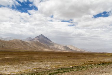 Pamir otoyolu. Marco Polo ipek yolu. Gorno Badakhsan ili, Tacikistan. Orta Asya Pamir Anayolu Kırgızistan 'dan Murghab' a Wakhan Vadisi 'nden Khorog' a oradan da Dushanbe 'ye gider..
