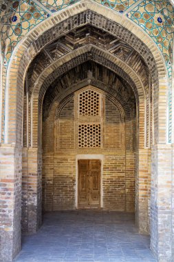 Buhara, medresede Arap kemerleri. Özbekistan, Orta Asya. Buhara antik bir İpek Yolu üzerinde bir şehirdi..