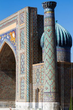 SAMARKAND, UZBEKISTAN - 12 Ağustos 2015: Tilya-Kori Madrasah, Registan, Semerkant, Orta Asya