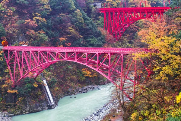 Kurobe Gorge Demiryolu kırmızı köprüsü, Japonya
