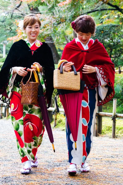 Kyoto Nov Een Paar Meisjes Kleden Zich Als Traditionele Maiko — Stockfoto
