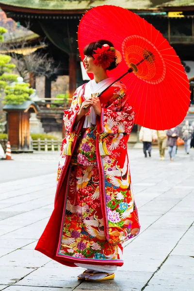 日本北川 11月17日 2015年11月17日在日本长野的日本新娘 身份不明的新郎为他们的婚礼穿传统服装 — 图库照片