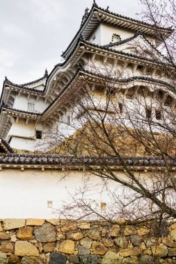 Japonya, Kansai 'deki Himeji Kalesi. Himeji 'nin adı Beyaz Balıkçıl Kalesi.
