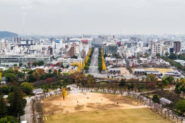 Japonya, Kansai 'deki Himeji Kalesi. Himeji 'nin adı Beyaz Balıkçıl Kalesi.