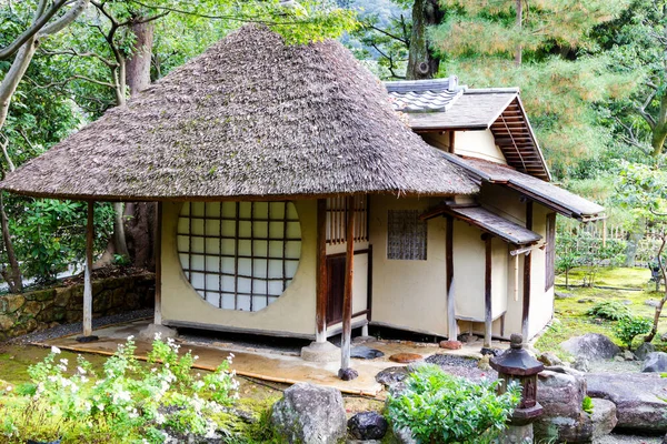 Kodai Ji tapınağı. Higashiyama, Kyoto, Japonya 'da. Bu 1606 yılında dul eşi Nene tarafından Toyotomi Hideyoshi için kurulmuştur. Burası Ihoan, çay evi..