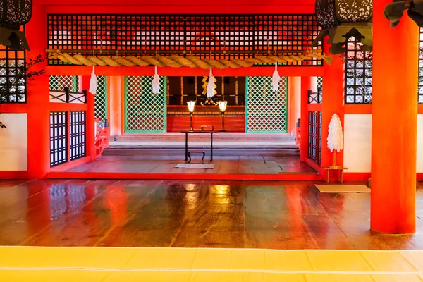 2015年11月18日 宮島の厳島神社の野外ホール 鳥居が浮かぶことで知られ 最も重要な神社の一つです — ストック写真