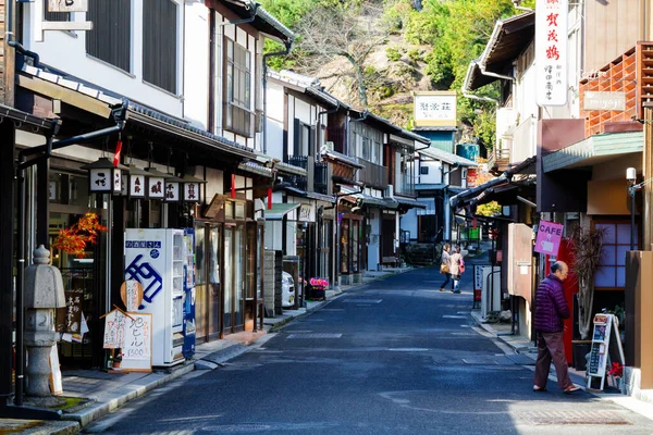 2015年11月18日 広島県宮島の通り この島は オレンジ色の浮鳥門と厳島神社から有名です — ストック写真