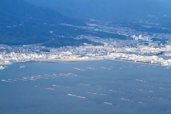 山から見た宮島のパノラマ 厳島神社がある宮島は広島市内の人気観光地です — ストック写真