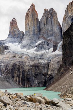Patagonya, Şili 'deki Torres del Paine Ulusal Parkı' nda yeşil göl