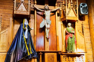 CASTRO, Şili - 19 Şubat 2016: Şili, Şili 'deki Castro' daki San Francisco kilisesi. 2015 yılında Şili 'de çoğunluk dini Hıristiyanlıktır (% 68).).