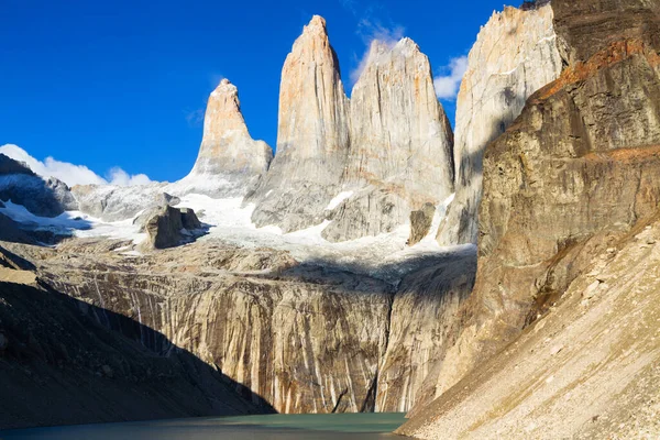 Lago Verde Las Montañas Del Parque Nacional Torres Del Paine — Foto de Stock
