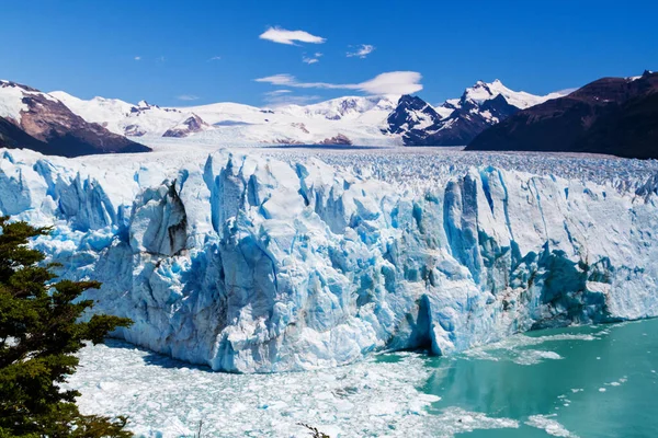 アルゼンチンのパタゴニアにあるペリト モレノ氷河 アルゼンチンのサンタクルーズ州にあるロス グラシアレス国立公園 アルゼンチン パタゴニアで最も重要な観光スポットの一つです ストック写真