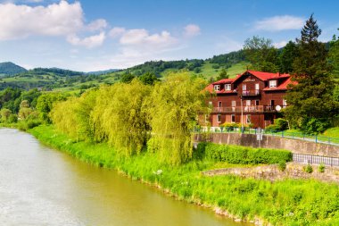 Poprad Nehri manzarası, (Polonya, Piwniczna Zdroj)