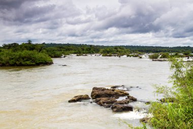 Iguazu Şelalesi 'nin güzel manzarası, Peurto Iguazu, Arjantin