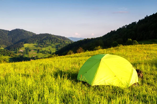 Tienda Solitaria Las Montañas Beskidy Polonia Europa — Foto de Stock