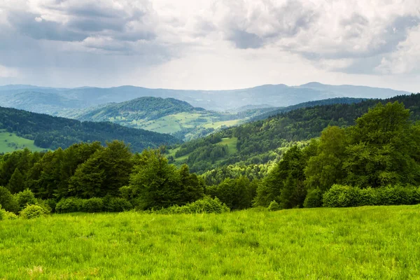 Paisaje Las Montañas Panorama Pastizales Bosques Las Montañas Beskid Sadecki —  Fotos de Stock