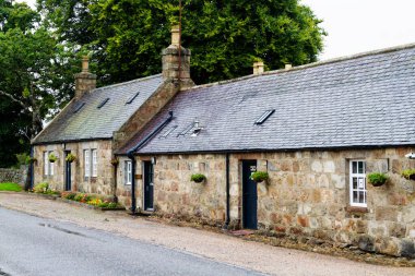 ABERDEEN, SCOTLAND - 12 SEP 2016: İskoç kırsalındaki eski ev. Cairngorms Ulusal Parkı. İskoçya, Birleşik Krallık, İngiltere