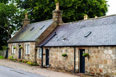 ABERDEEN, SCOTLAND - 12 SEP 2016: İskoç kırsalındaki eski ev. Cairngorms Ulusal Parkı. İskoçya, Birleşik Krallık, İngiltere