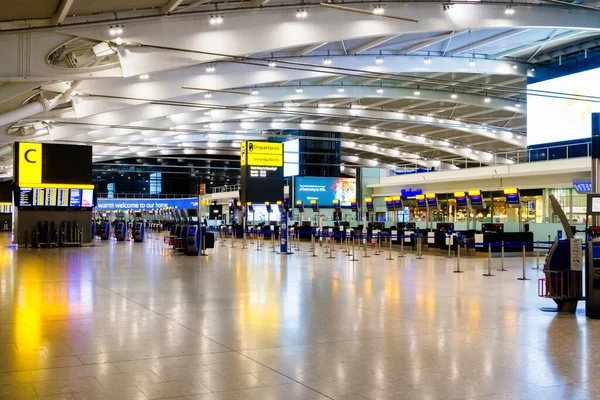 Heathrow Ngiltere Ağustos 2016 Londra Heathrow Havalimanı Nın Check Salonu — Stok fotoğraf