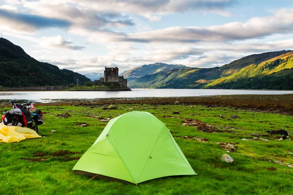 Lonely Tent Loch Duich Escocia Reino Unido Europa Castillo Eilean —  Fotos de Stock