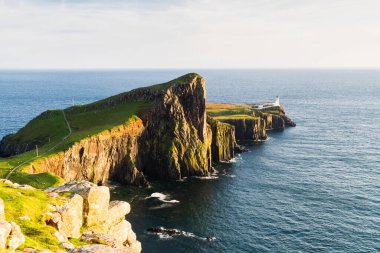İskoçya 'nın Skye Adası' ndaki Neist Point deniz feneri.