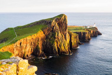 İskoçya 'nın Skye Adası' ndaki Neist Point deniz feneri.