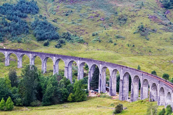 Glenfinnan Viadukt Během Léta Západním Pobřeží Skotska Velká Británie — Stock fotografie
