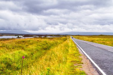Glencoe ya da Glen Coe dağları ve geçidi, Lochaber, İskoç Higlands, İskoçya 'daki panoramik manzara. Büyük Britanya, İngiltere
