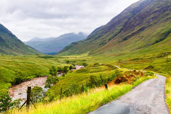 Glence Glen Coe Glen Etive Valley パノラマビューの風景でロシャバー スコットランド スコットランド イギリス — ストック写真