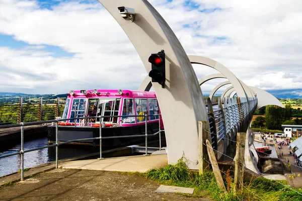 Falkirk Scotland August 2016 Falkirk Wheel Egy Forgó Hajólift Amely — Stock Fotó