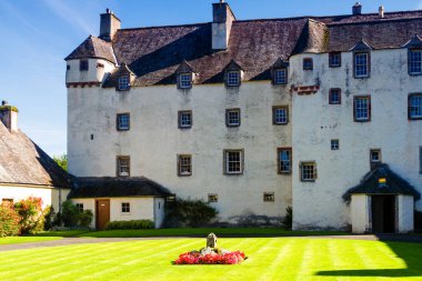 TRAQUAIR, SCOTLAND - 23 AĞUSTOS 2017: İskoçya 'daki en eski meskun ev - İngiltere, Traquair' deki Konak.