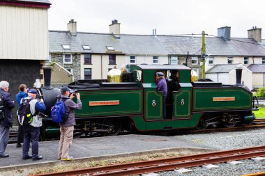 FFESTINIOG, WALES - 29 Ağustos 2016: Snowdonia Ulusal Parkı, Galler, Birleşik Krallık, Avrupa 'daki Ffestiniog Buhar Demiryolu